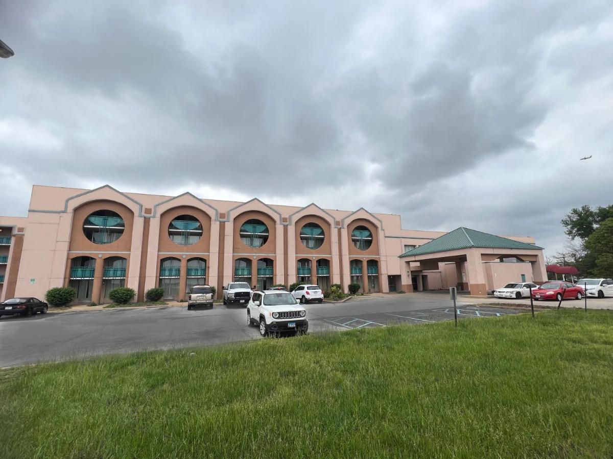 The And Banquets Hotel