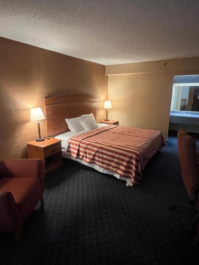 Hotel The And Banquets