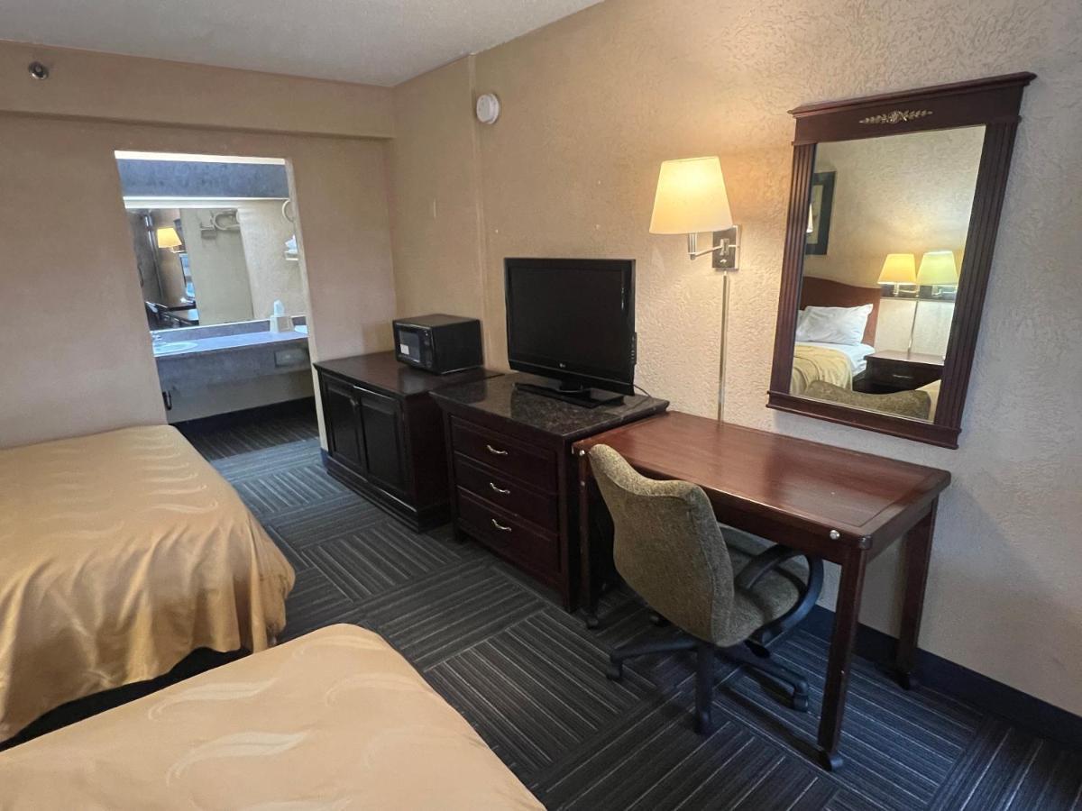 Hotel The And Banquets Bridgeton