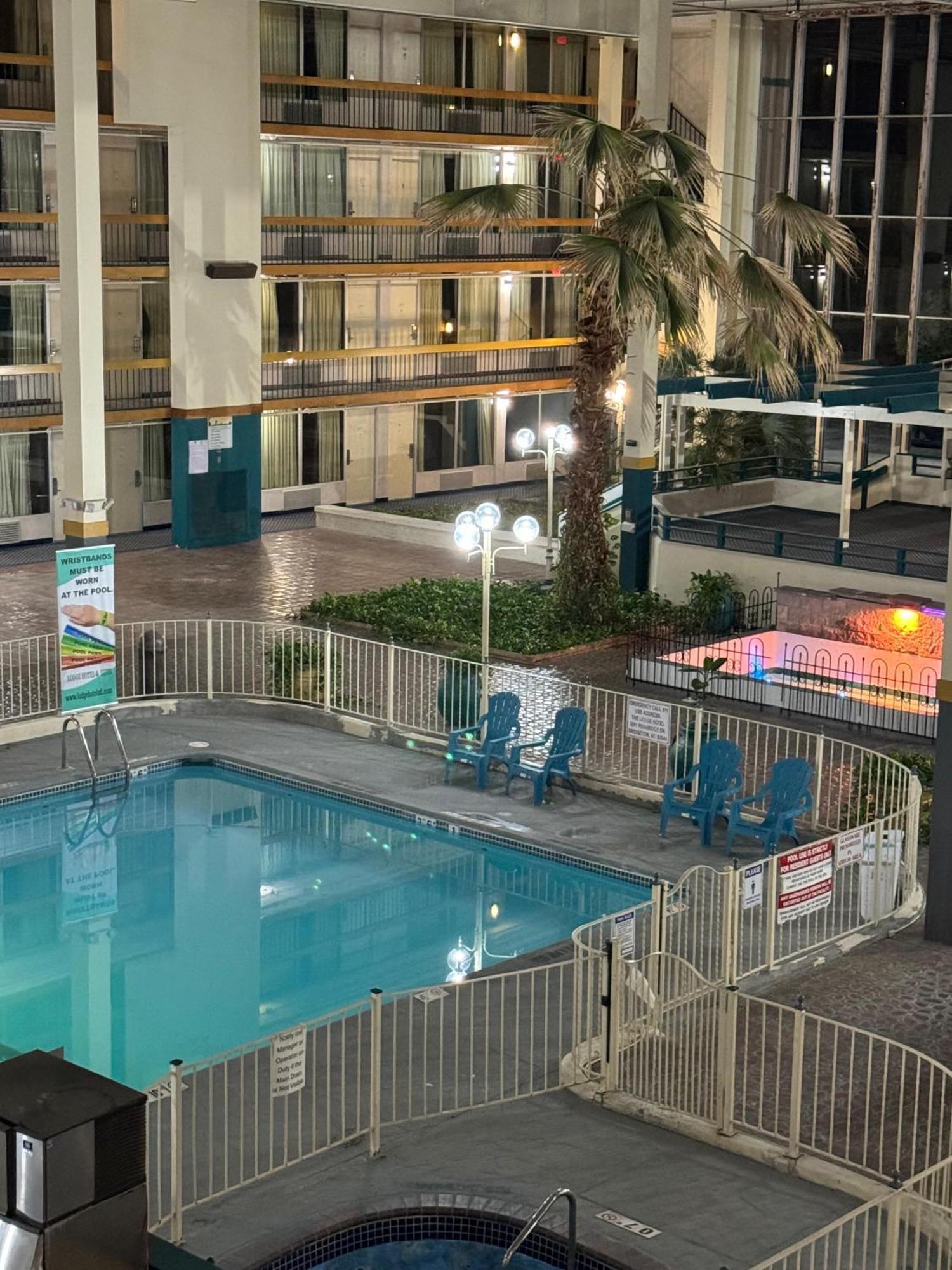 The And Banquets Hotel 2*